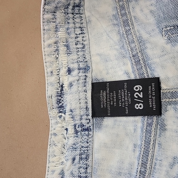 Mossimo Size 8 / 29 Acid Wash Lace Accent Denim Short-Shorts Excellent Used Cond - Picture 9 of 10